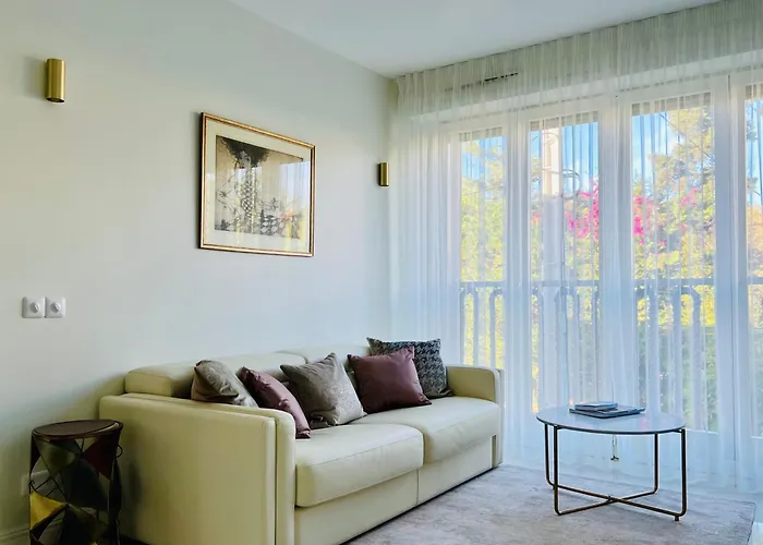 Sunny Riviera - Walk To - Terrace - *