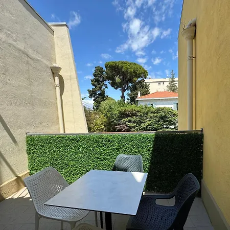 Sunny Riviera - Walk To - Terrace - Appartement *