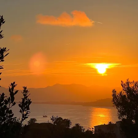 Sunny Riviera - Walk To - Terrace - * Antibes