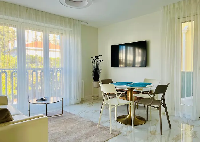 Sunny Riviera - Walk To - Terrace - *