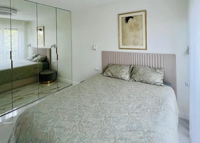 公寓 Sunny Riviera - Walk To - Terrace - *