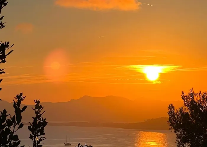 Sunny Riviera - Walk To - Terrace - * Antibes